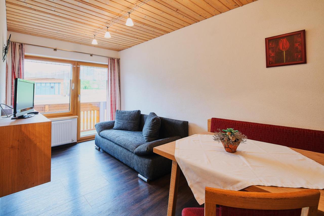 Haus Zitt Appartement Grän Buitenkant foto